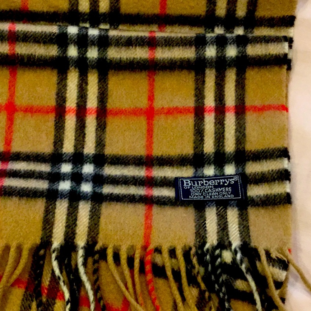Burberry scarf ⭐️